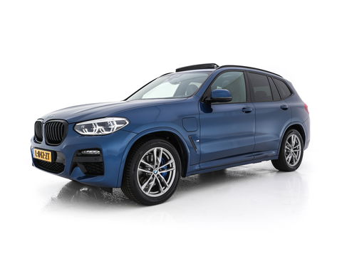 BMW X3 xDrive30e M-Sportpack Business Edition Plus (INCL-BTW) *PANO | LUXURY-LEATHER | FULL-LED | DIGI-COCKPIT | HIFI-SOUND | CARPLAY | DAB+ | HEATED-SPORTSEATS | AMBIENT-LIGHT | PRIVACY-GLASS | SHIFT-PADDLES | TOWBAR | 19''ALU*