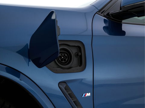 BMW X3 xDrive30e M-Sportpack Business Edition Plus (INCL-BTW) *PANO | LUXURY-LEATHER | FULL-LED | DIGI-COCKPIT | HIFI-SOUND | CARPLAY | DAB+ | HEATED-SPORTSEATS | AMBIENT-LIGHT | PRIVACY-GLASS | SHIFT-PADDLES | TOWBAR | 19''ALU*