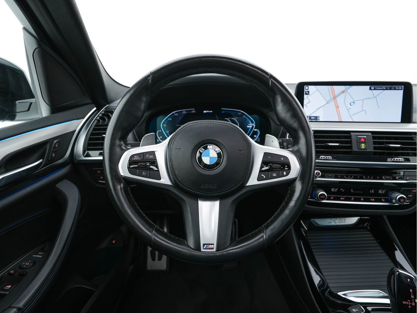 BMW X3 xDrive30e M-Sportpack Business Edition Plus (INCL-BTW) *PANO | LUXURY-LEATHER | FULL-LED | DIGI-COCKPIT | HIFI-SOUND | CARPLAY | DAB+ | HEATED-SPORTSEATS | AMBIENT-LIGHT | PRIVACY-GLASS | SHIFT-PADDLES | TOWBAR | 19''ALU*