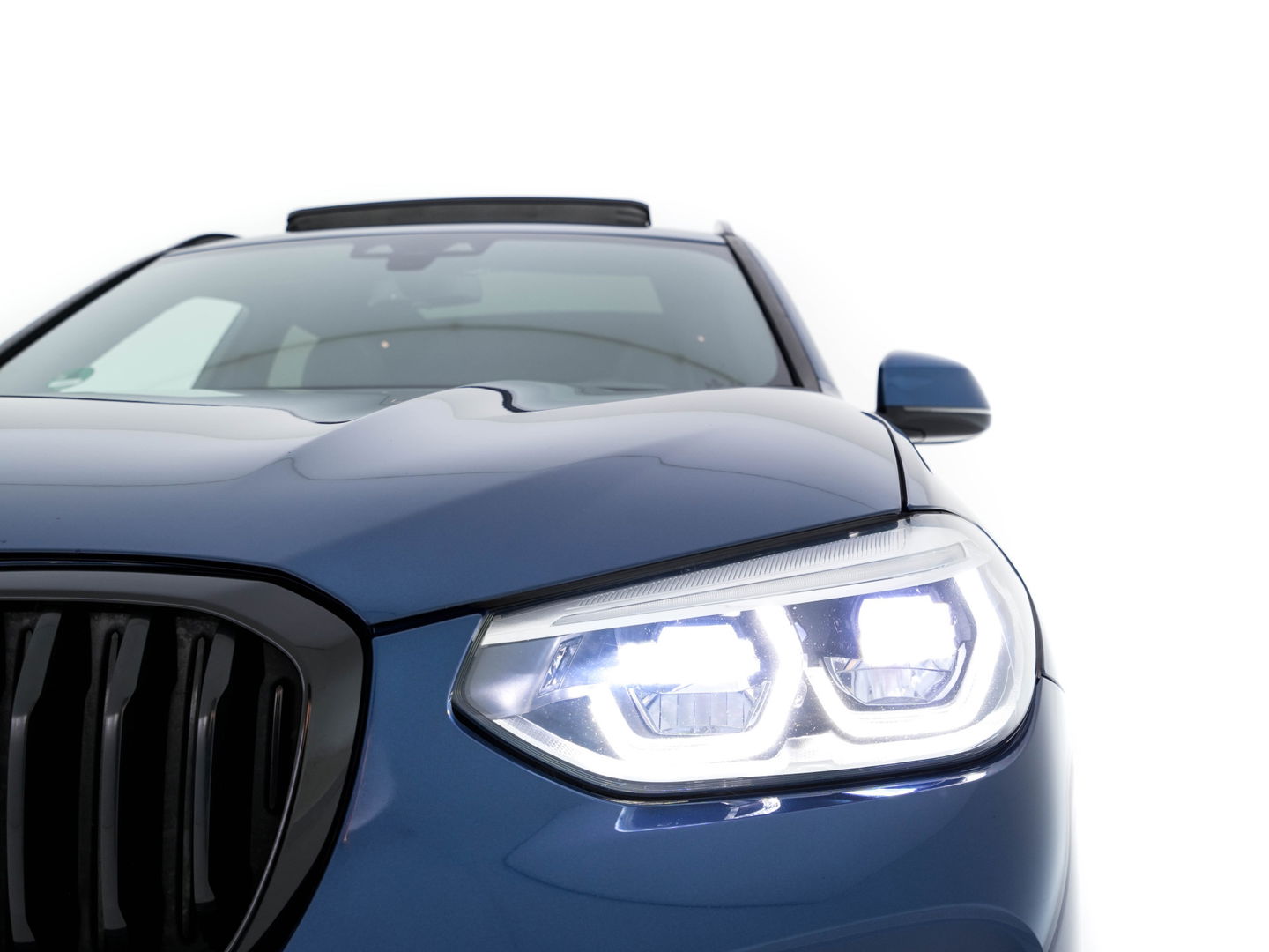 BMW X3 xDrive30e M-Sportpack Business Edition Plus (INCL-BTW) *PANO | LUXURY-LEATHER | FULL-LED | DIGI-COCKPIT | HIFI-SOUND | CARPLAY | DAB+ | HEATED-SPORTSEATS | AMBIENT-LIGHT | PRIVACY-GLASS | SHIFT-PADDLES | TOWBAR | 19''ALU*
