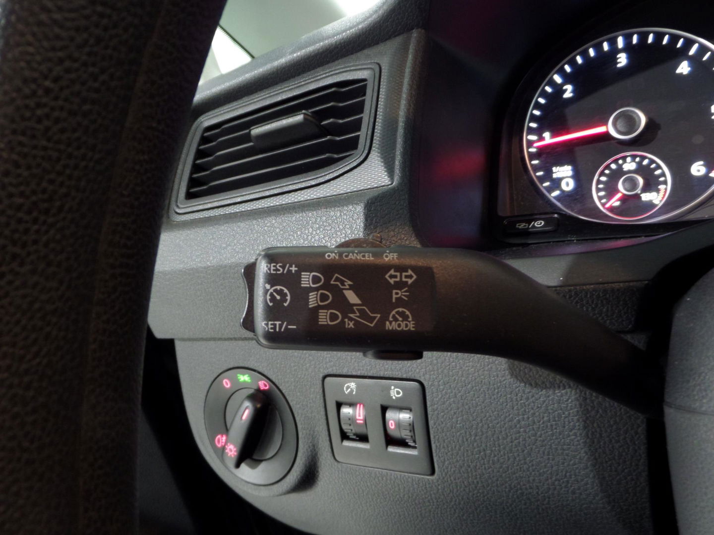 Volkswagen Caddy 2.0 TDI 180PK "INCL BTW" Bluetooth Airco Cruise-control 18"Velgen Schroefset Garantie "Apple-carplay mogelijk"