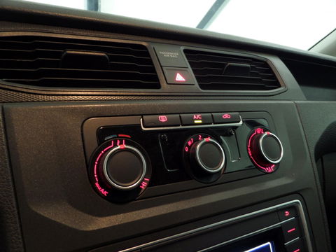 Volkswagen Caddy 2.0 TDI 180PK "INCL BTW" Bluetooth Airco Cruise-control 18"Velgen Schroefset Garantie "Apple-carplay mogelijk"