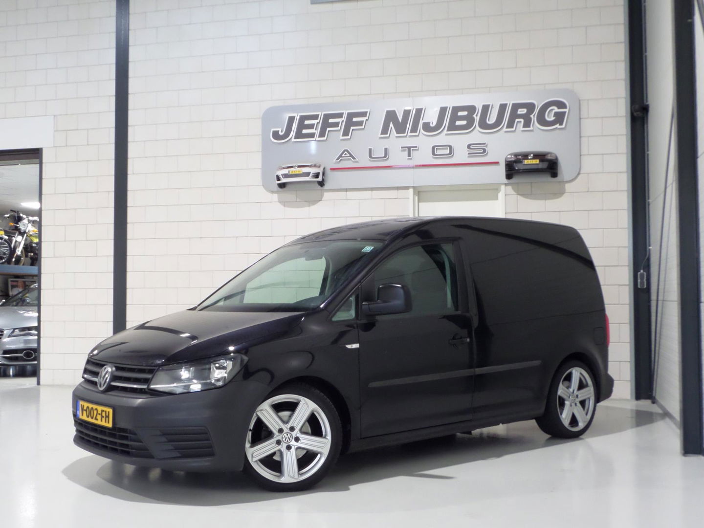 Volkswagen Caddy 2.0 TDI 180PK "INCL BTW" Bluetooth Airco Cruise-control 18"Velgen Schroefset Garantie "Apple-carplay mogelijk"