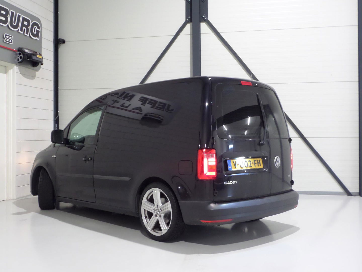 Volkswagen Caddy 2.0 TDI 180PK "INCL BTW" Bluetooth Airco Cruise-control 18"Velgen Schroefset Garantie "Apple-carplay mogelijk"