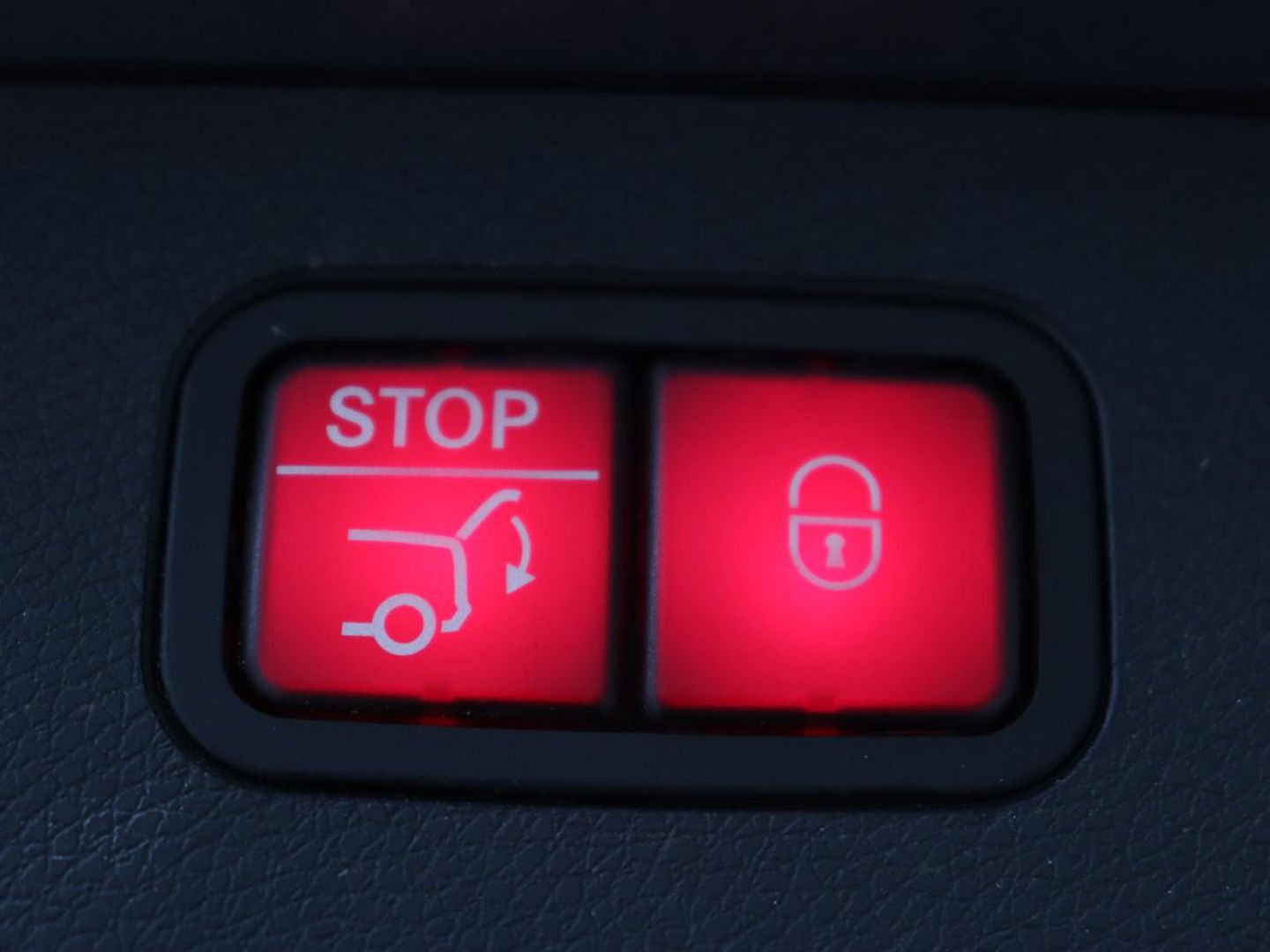 Mercedes-Benz E-Klasse 300 e AMG Line | Leder | Sfeerverlichting | Stoelverwarming | Adaptive Cruise | Camera | Carplay