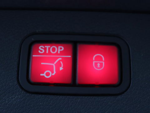 Mercedes-Benz E-Klasse 300 e AMG Line | Leder | Sfeerverlichting | Stoelverwarming | Adaptive Cruise | Camera | Carplay