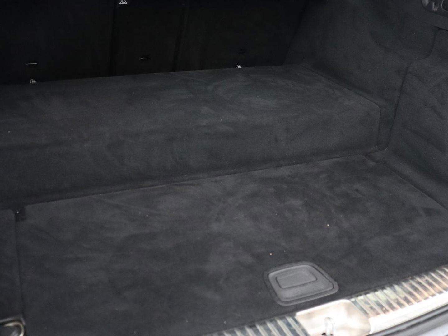 Mercedes-Benz E-Klasse 300 e AMG Line | Leder | Sfeerverlichting | Stoelverwarming | Adaptive Cruise | Camera | Carplay