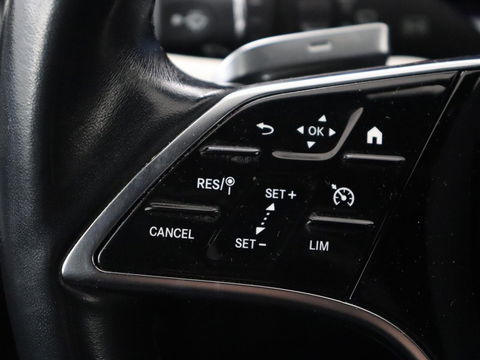 Mercedes-Benz E-Klasse 300 e AMG Line | Leder | Sfeerverlichting | Stoelverwarming | Adaptive Cruise | Camera | Carplay