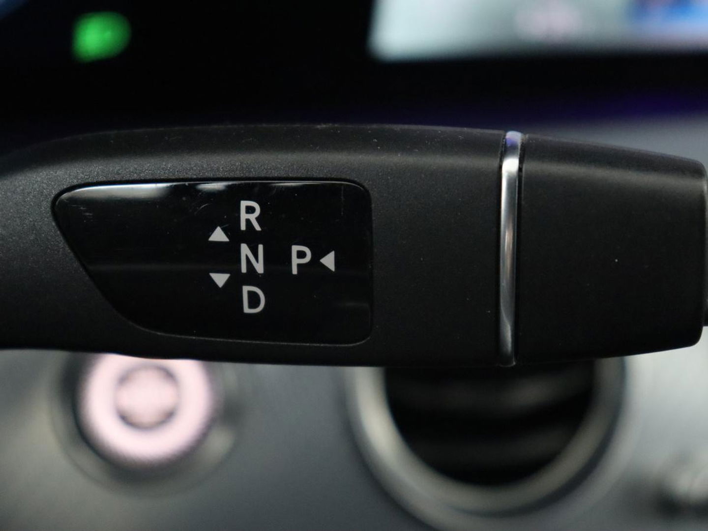 Mercedes-Benz E-Klasse 300 e AMG Line | Leder | Sfeerverlichting | Stoelverwarming | Adaptive Cruise | Camera | Carplay