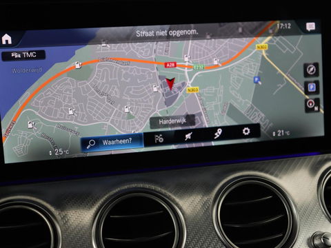 Mercedes-Benz E-Klasse 300 e AMG Line | Leder | Sfeerverlichting | Stoelverwarming | Adaptive Cruise | Camera | Carplay