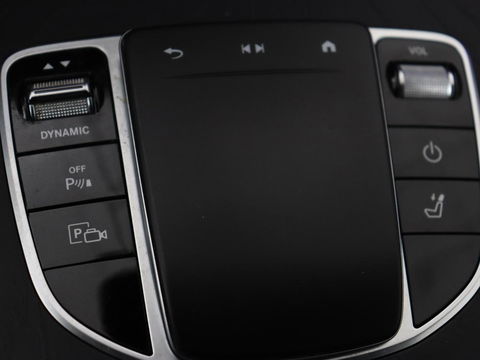 Mercedes-Benz E-Klasse 300 e AMG Line | Leder | Sfeerverlichting | Stoelverwarming | Adaptive Cruise | Camera | Carplay