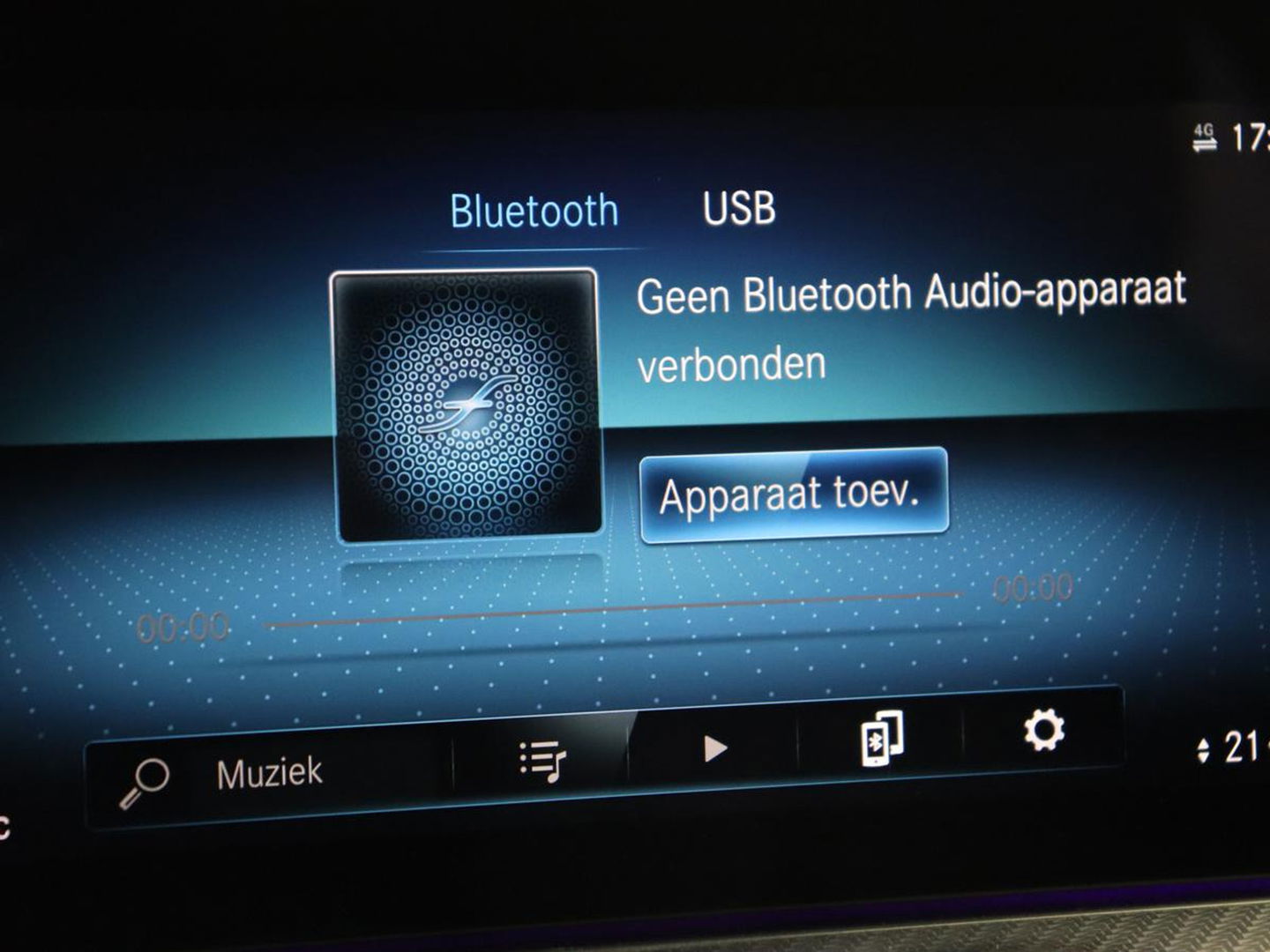 Mercedes-Benz E-Klasse 300 e AMG Line | Leder | Sfeerverlichting | Stoelverwarming | Adaptive Cruise | Camera | Carplay