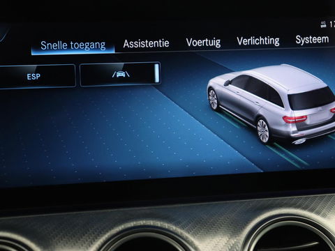 Mercedes-Benz E-Klasse 300 e AMG Line | Leder | Sfeerverlichting | Stoelverwarming | Adaptive Cruise | Camera | Carplay