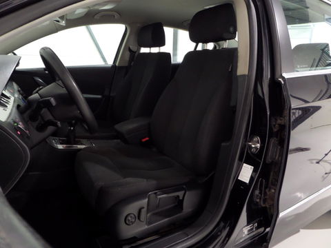Volkswagen Passat 2.0 FSI Comfortline "Origineel NL!" Trekhaak Navigatie Parkeersensoren Climatronic Cruise-control Airco