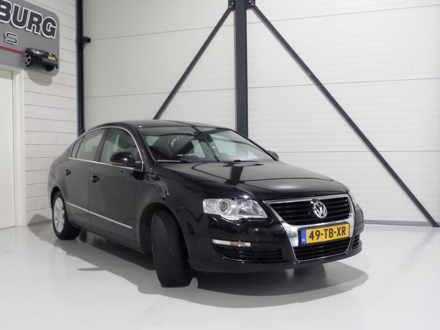 Volkswagen Passat 2.0 FSI Comfortline "Origineel NL!" Trekhaak Navigatie Parkeersensoren Climatronic Cruise-control Airco