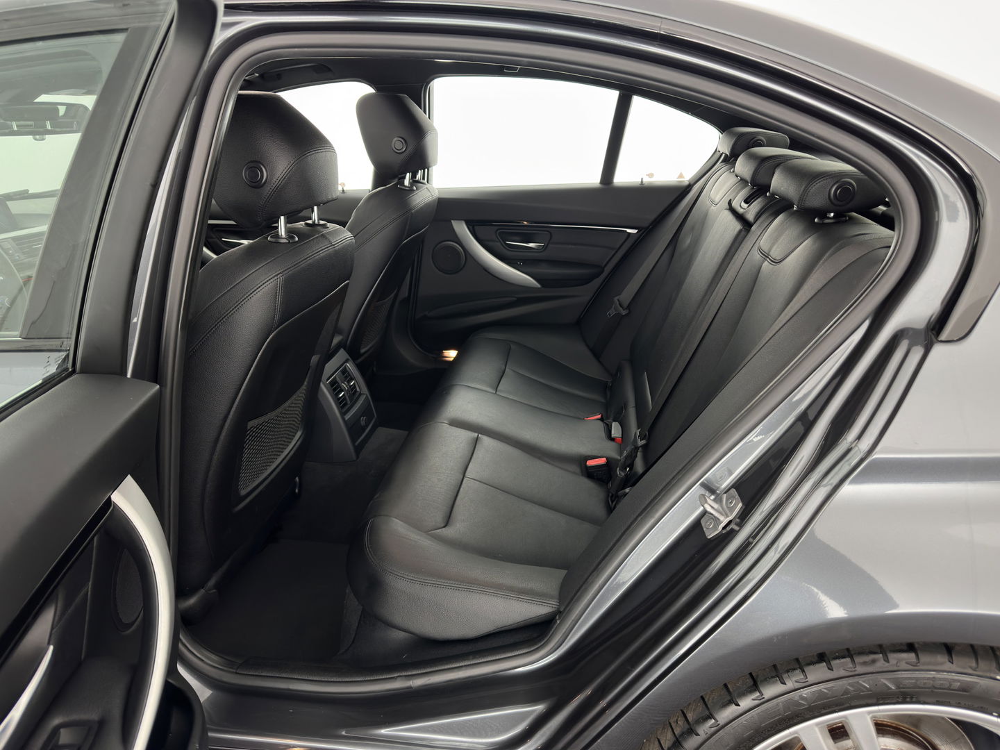 BMW 3-serie 330e Centennial High Executive M-Sportpack Aut. *PANO | LUXURY-LEATHER | FULL-LED | HEATED-SPORTSEATS | KEYLESS | HIFI-SOUND | NAVI-FULLMAP | ECC | SHIFT-PADDLES | PDC | CRUISE | 18''ALU*