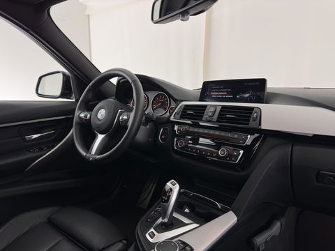 BMW 3-serie 330e Centennial High Executive M-Sportpack Aut. *PANO | LUXURY-LEATHER | FULL-LED | HEATED-SPORTSEATS | KEYLESS | HIFI-SOUND | NAVI-FULLMAP | ECC | SHIFT-PADDLES | PDC | CRUISE | 18''ALU*