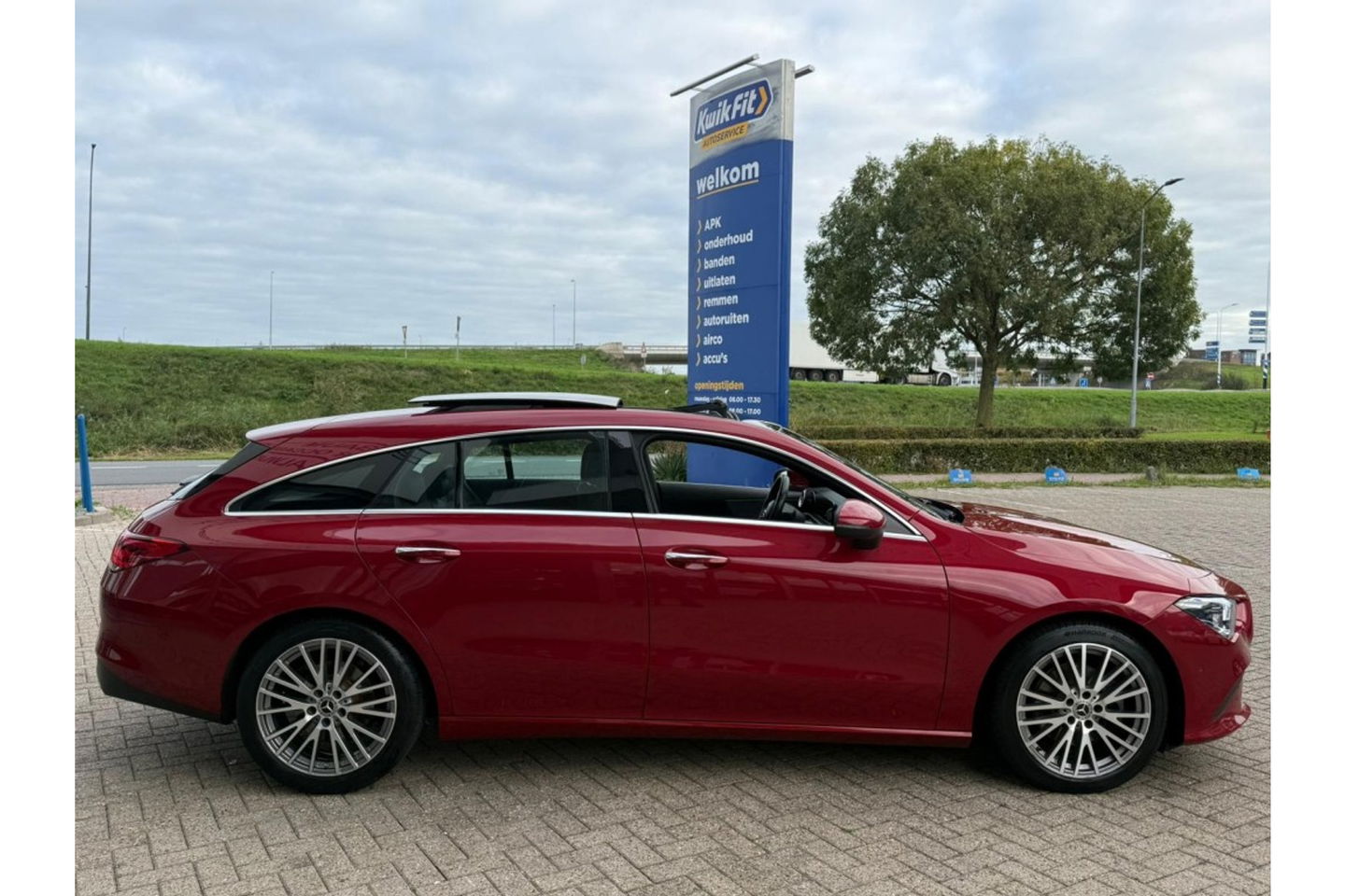 Mercedes-Benz CLA-Klasse CLA 200 163PK SHOOTING BRAKE PANO NAVI LMV PDC-CAMERA