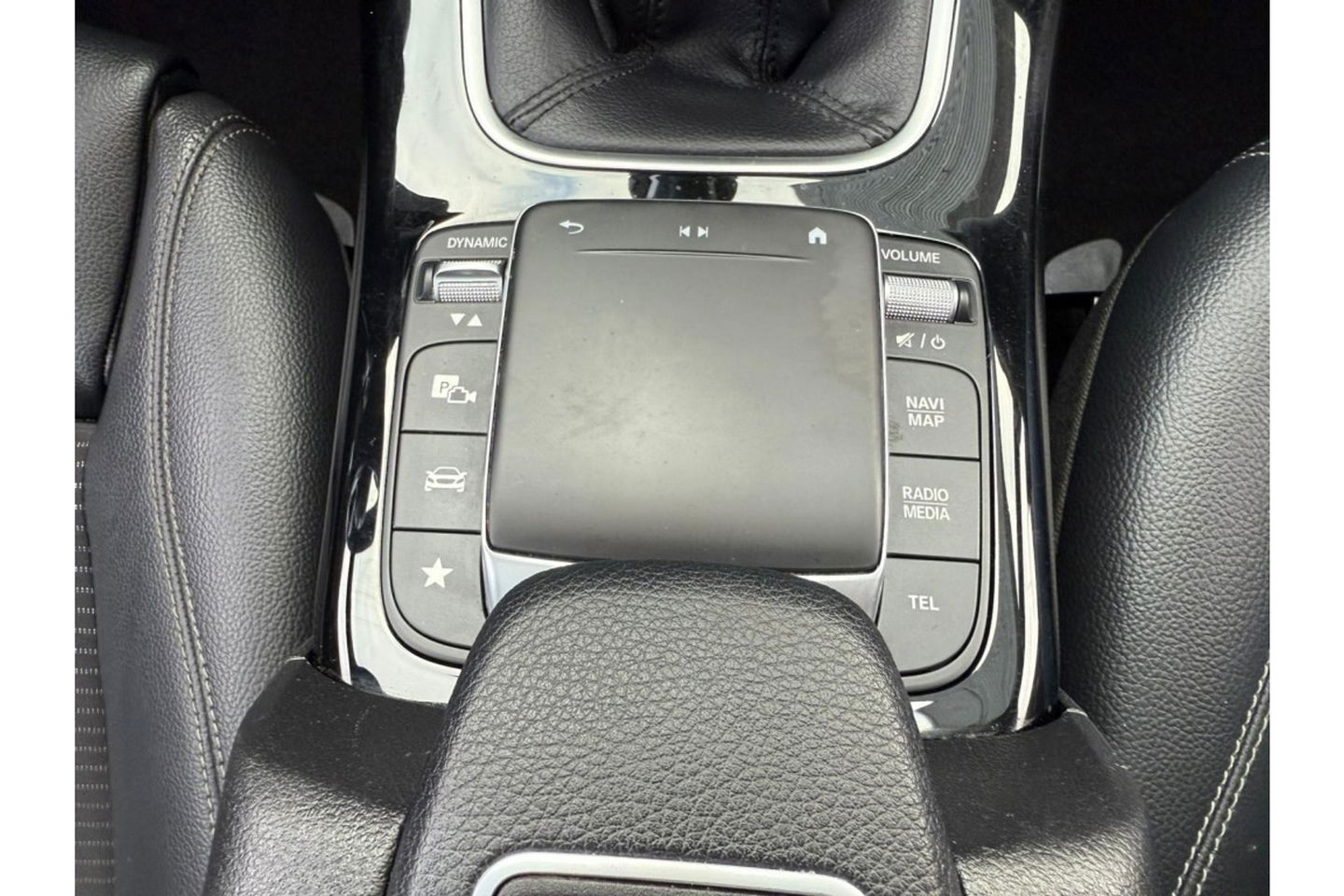 Mercedes-Benz CLA-Klasse CLA 200 163PK SHOOTING BRAKE PANO NAVI LMV PDC-CAMERA