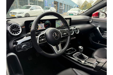Mercedes-Benz CLA-Klasse CLA 200 163PK SHOOTING BRAKE PANO NAVI LMV PDC-CAMERA