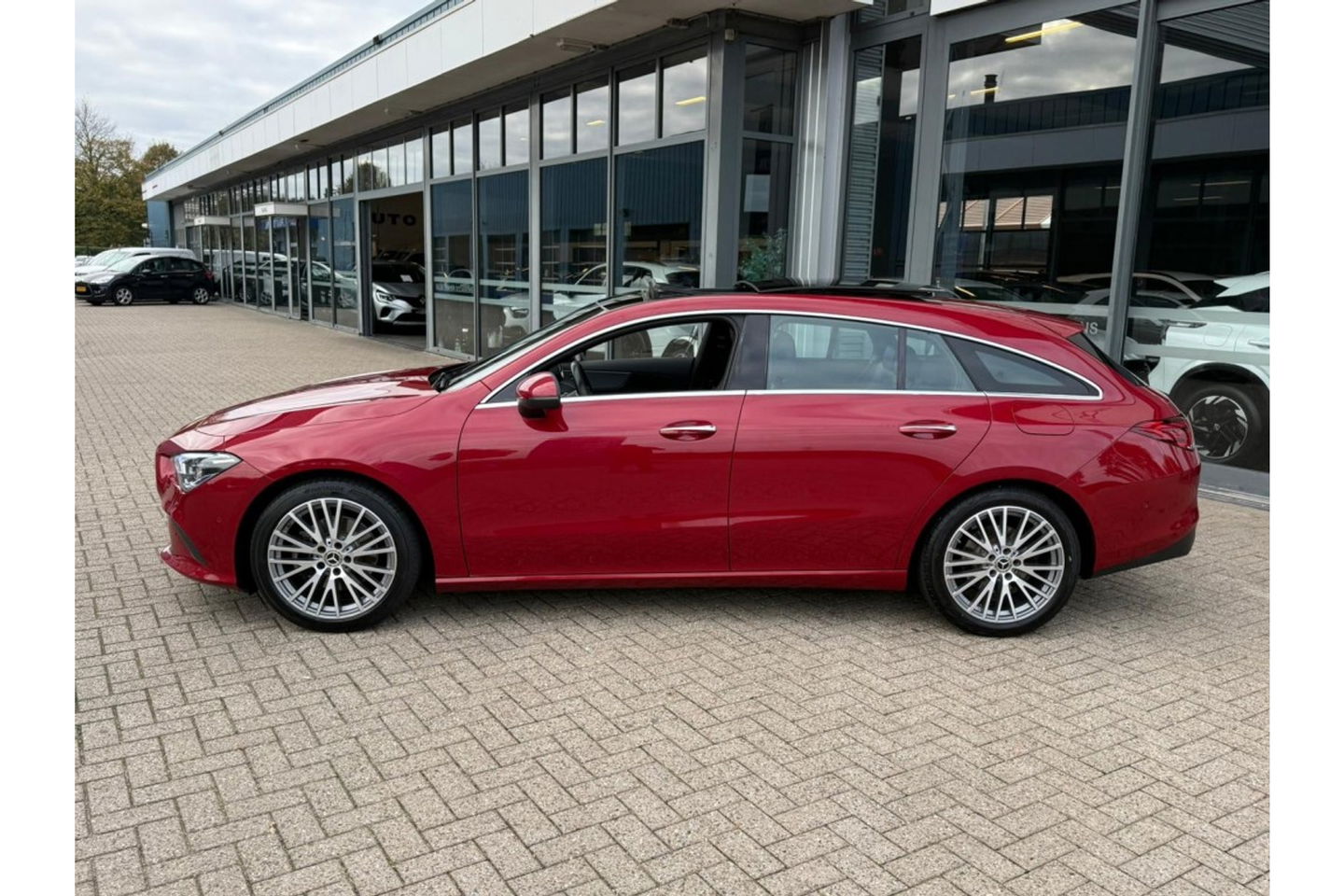 Mercedes-Benz CLA-Klasse CLA 200 163PK SHOOTING BRAKE PANO NAVI LMV PDC-CAMERA