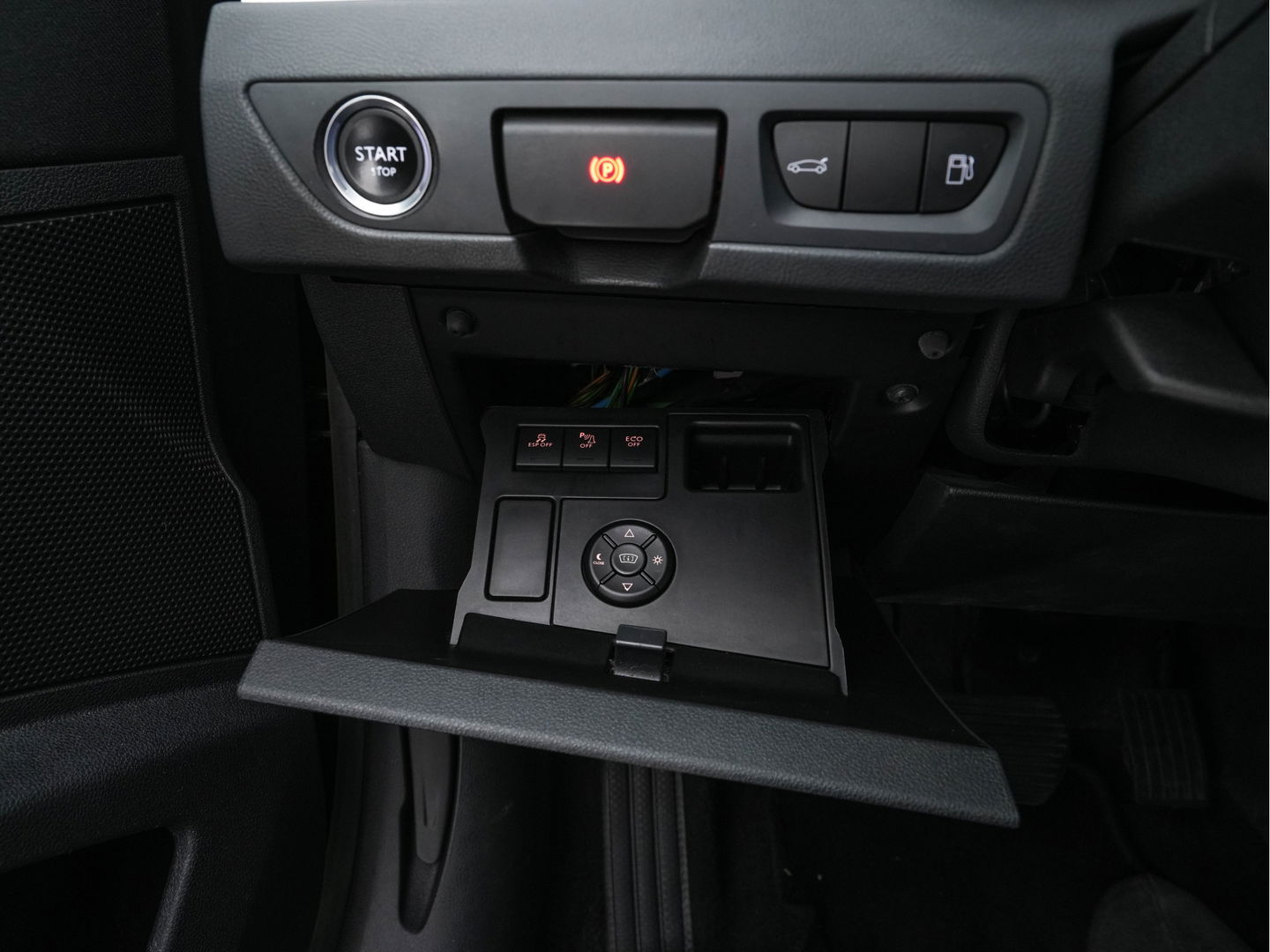 Peugeot 508 2.0 HDi Blue Lease Premium Hybrid4 Aut. *HEAD-UP | LEATHER-FABRIC | XENON | JBL-AUDIO | SHIFT-PADDLES | COMFORT-SEATS | KEYLESS | NAVI-FULLMAP | ECC | PDC | CRUISE | 17''ALU*