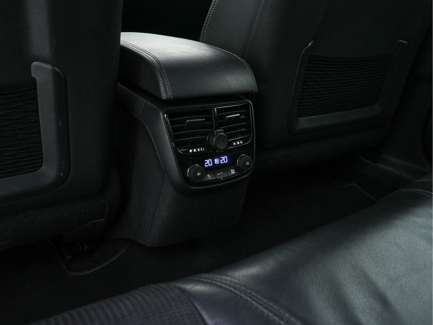 Peugeot 508 2.0 HDi Blue Lease Premium Hybrid4 Aut. *HEAD-UP | LEATHER-FABRIC | XENON | JBL-AUDIO | SHIFT-PADDLES | COMFORT-SEATS | KEYLESS | NAVI-FULLMAP | ECC | PDC | CRUISE | 17''ALU*