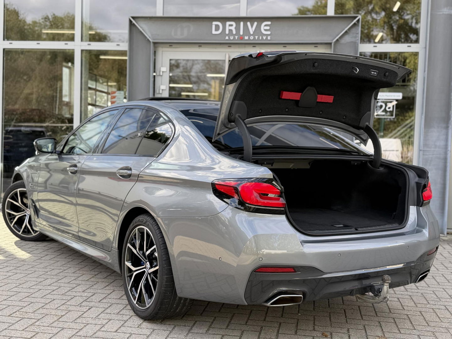 BMW 5 Serie 545e xDrive High Ex. M-Sport|Pano|Laser|M-Seats|H/K|Driving Ass. Prof|Ad.Onderstel|Trekhaak