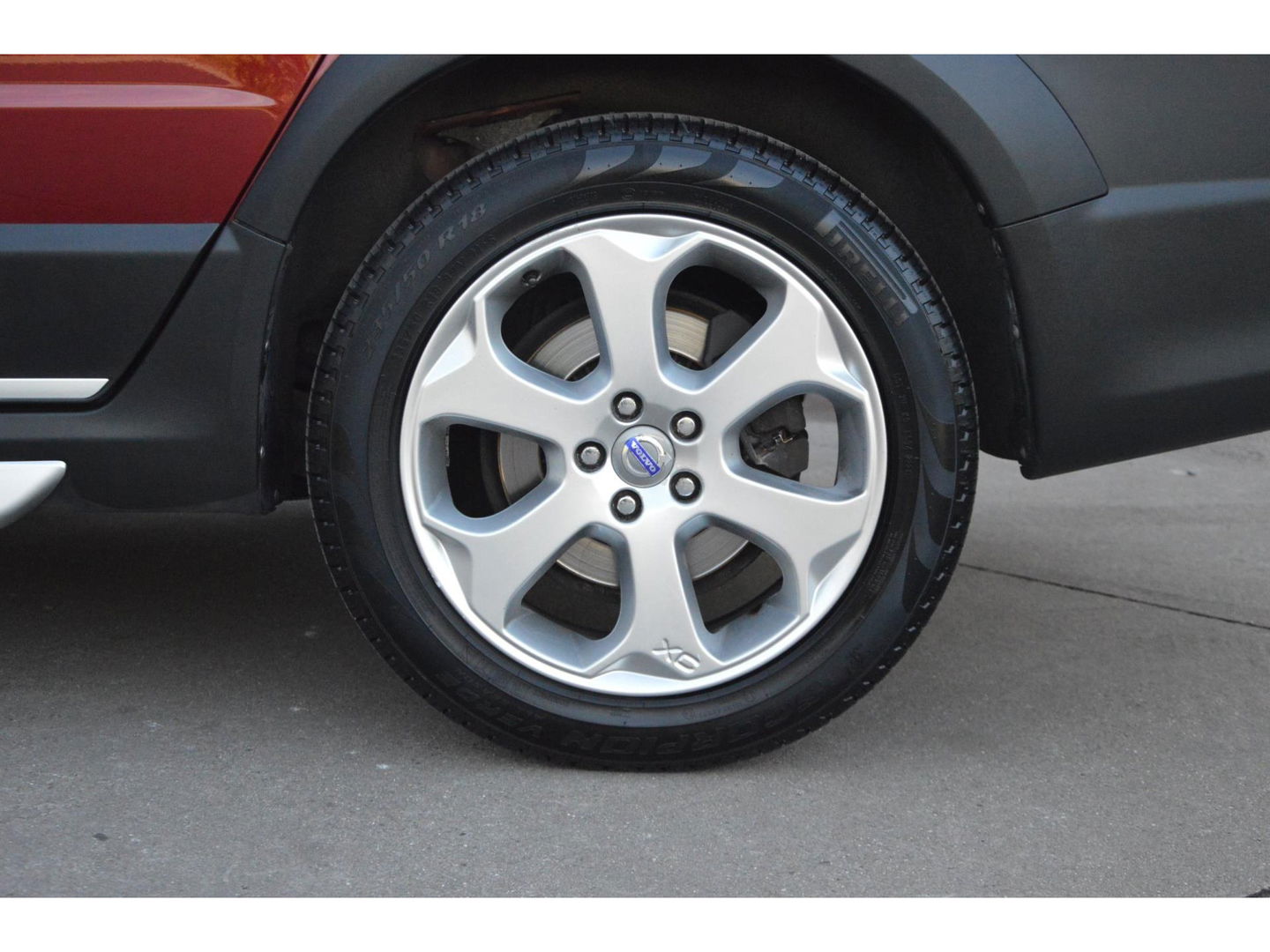 Volvo XC70 D5 AWD Summum Youngtimer | 5 Cilinder | Adap. Cruise | Geventileerde en verwarmde stoelen | BLIS | Dealer onderhouden |