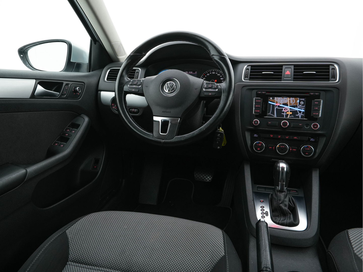 Volkswagen Jetta 1.4 TSI Hybrid Highline Aut. *XENON | NAVI | COMFORT-SEATS | ECC | PRIVACY-GLASS | PDC | SHIFT-PADDLES | CRUISE | 18''ALU*