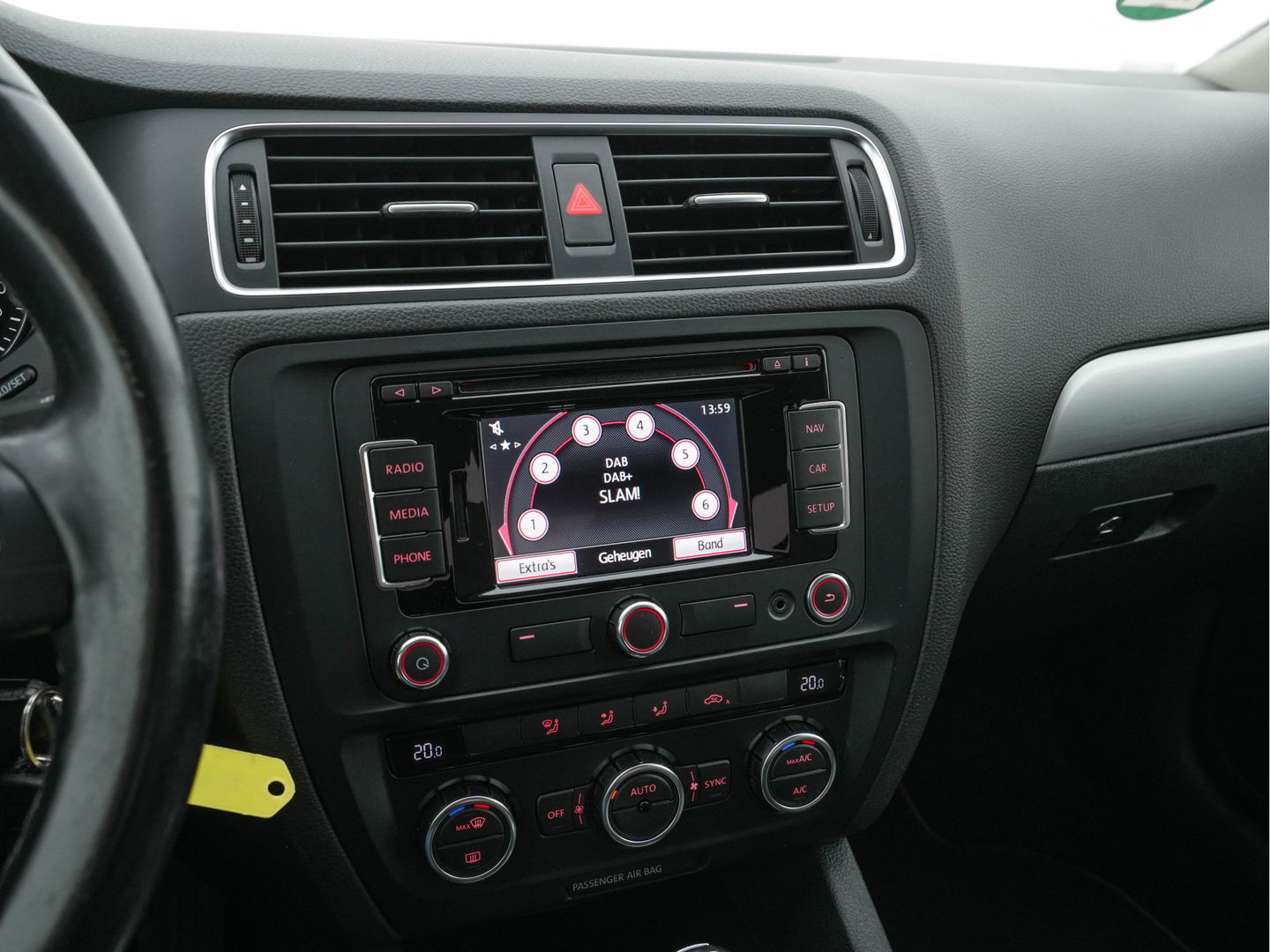 Volkswagen Jetta 1.4 TSI Hybrid Highline Aut. *XENON | NAVI | COMFORT-SEATS | ECC | PRIVACY-GLASS | PDC | SHIFT-PADDLES | CRUISE | 18''ALU*