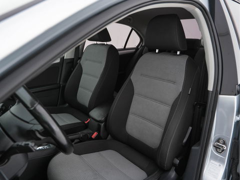 Volkswagen Jetta 1.4 TSI Hybrid Highline Aut. *XENON | NAVI | COMFORT-SEATS | ECC | PRIVACY-GLASS | PDC | SHIFT-PADDLES | CRUISE | 18''ALU*
