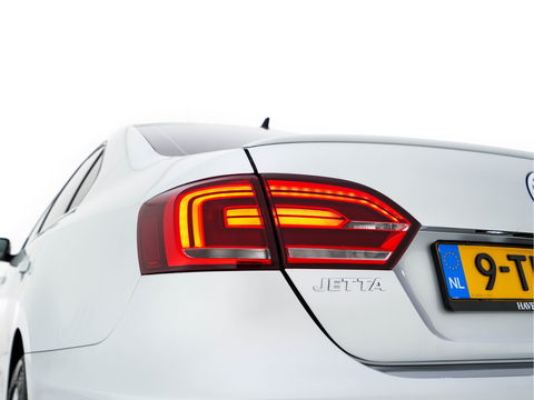 Volkswagen Jetta 1.4 TSI Hybrid Highline Aut. *XENON | NAVI | COMFORT-SEATS | ECC | PRIVACY-GLASS | PDC | SHIFT-PADDLES | CRUISE | 18''ALU*