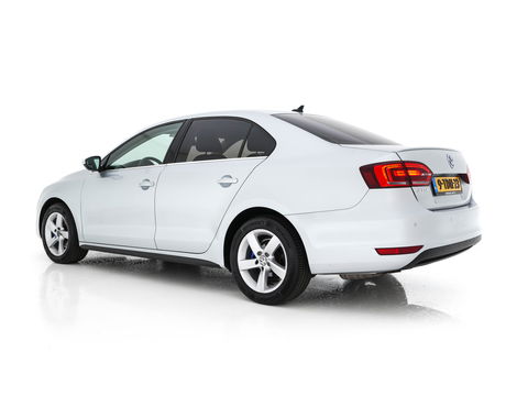 Volkswagen Jetta 1.4 TSI Hybrid Highline Aut. *XENON | NAVI | COMFORT-SEATS | ECC | PRIVACY-GLASS | PDC | SHIFT-PADDLES | CRUISE | 18''ALU*