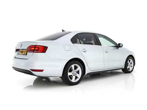 Volkswagen Jetta 1.4 TSI Hybrid Highline Aut. *XENON | NAVI | COMFORT-SEATS | ECC | PRIVACY-GLASS | PDC | SHIFT-PADDLES | CRUISE | 18''ALU*