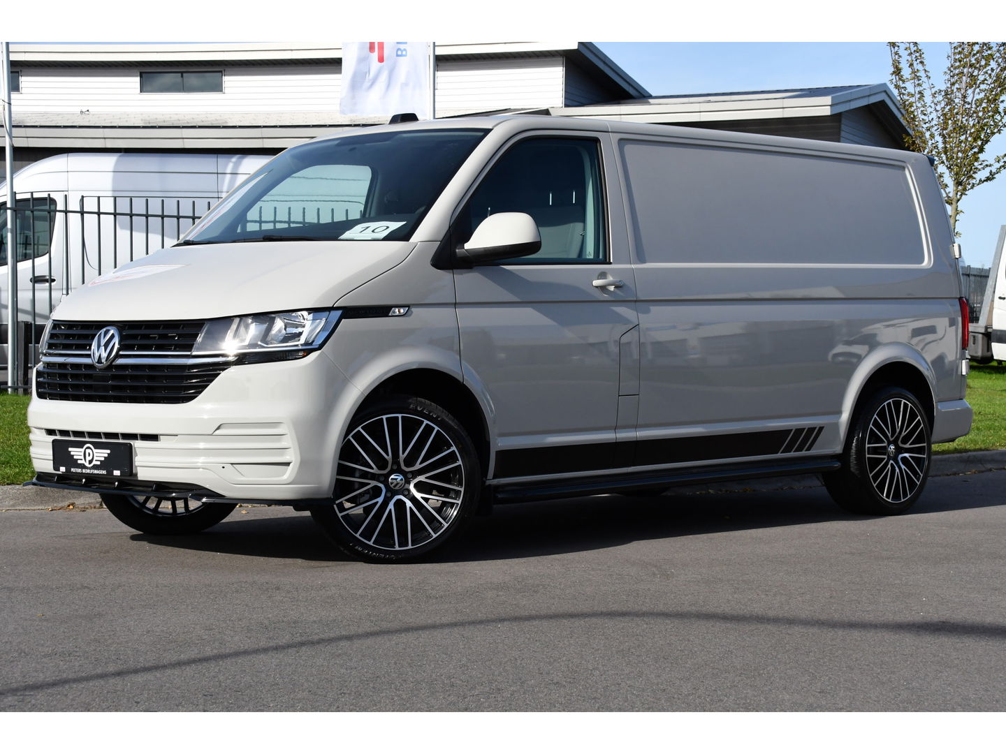 Volkswagen Transporter 2.0 TDI L2H1 PB Edition Camera, Cruise, Carplay, Leder, 150pk, Automaat, Multimedia, laadruimte pakket, Uniek!