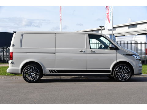 Volkswagen Transporter 2.0 TDI L2H1 PB Edition Camera, Cruise, Carplay, Leder, 150pk, Automaat, Multimedia, laadruimte pakket, Uniek!