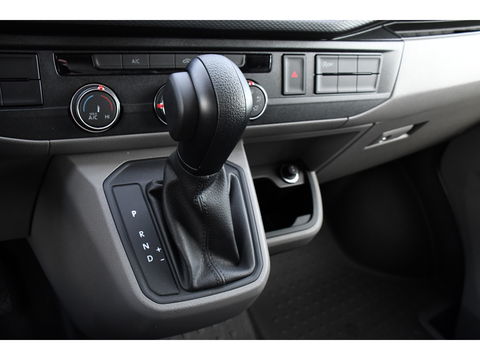Volkswagen Transporter 2.0 TDI L2H1 PB Edition Camera, Cruise, Carplay, Leder, 150pk, Automaat, Multimedia, laadruimte pakket, Uniek!