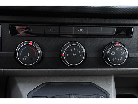 Volkswagen Transporter 2.0 TDI L2H1 PB Edition Camera, Cruise, Carplay, Leder, 150pk, Automaat, Multimedia, laadruimte pakket, Uniek!