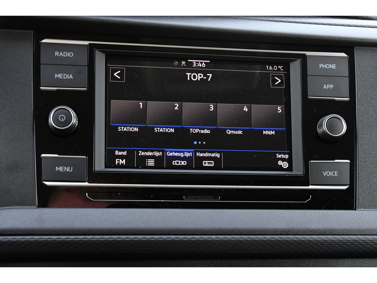 Volkswagen Transporter 2.0 TDI L2H1 PB Edition Camera, Cruise, Carplay, Leder, 150pk, Automaat, Multimedia, laadruimte pakket, Uniek!