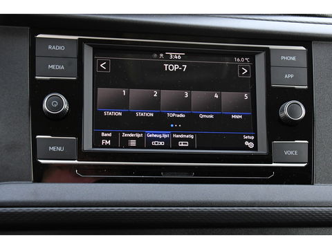 Volkswagen Transporter 2.0 TDI L2H1 PB Edition Camera, Cruise, Carplay, Leder, 150pk, Automaat, Multimedia, laadruimte pakket, Uniek!