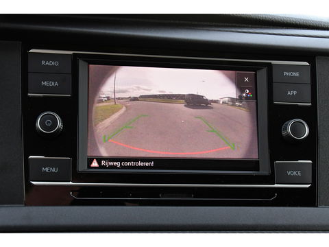 Volkswagen Transporter 2.0 TDI L2H1 PB Edition Camera, Cruise, Carplay, Leder, 150pk, Automaat, Multimedia, laadruimte pakket, Uniek!