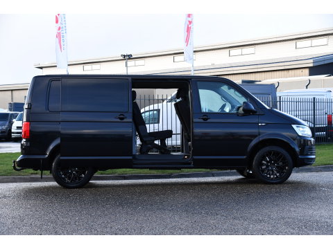Volkswagen Transporter 2.0 TDI L2H1 DC 4Motion Highline Black Edition Camera, Cruise, Automaat, Multimedia, 204Pk, 2 x schuifdeur, LED, Uniek!