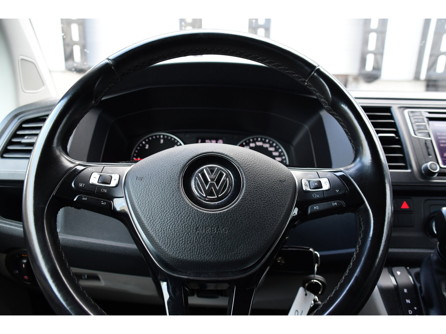 Volkswagen Transporter 2.0 TDI L2H1 DC 4Motion Highline Black Edition Camera, Cruise, Automaat, Multimedia, 204Pk, 2 x schuifdeur, LED, Uniek!
