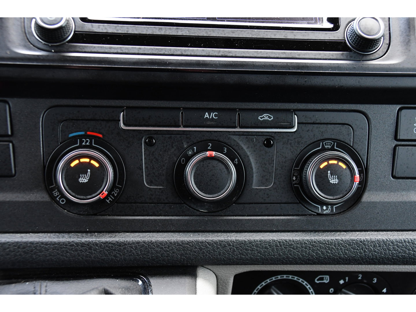 Volkswagen Transporter 2.0 TDI L2H1 DC 4Motion Highline Black Edition Camera, Cruise, Automaat, Multimedia, 204Pk, 2 x schuifdeur, LED, Uniek!