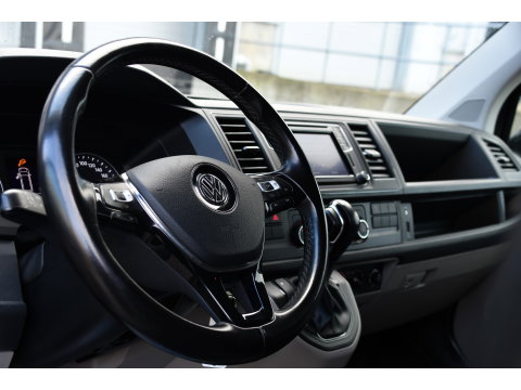 Volkswagen Transporter 2.0 TDI L2H1 DC 4Motion Highline Black Edition Camera, Cruise, Automaat, Multimedia, 204Pk, 2 x schuifdeur, LED, Uniek!