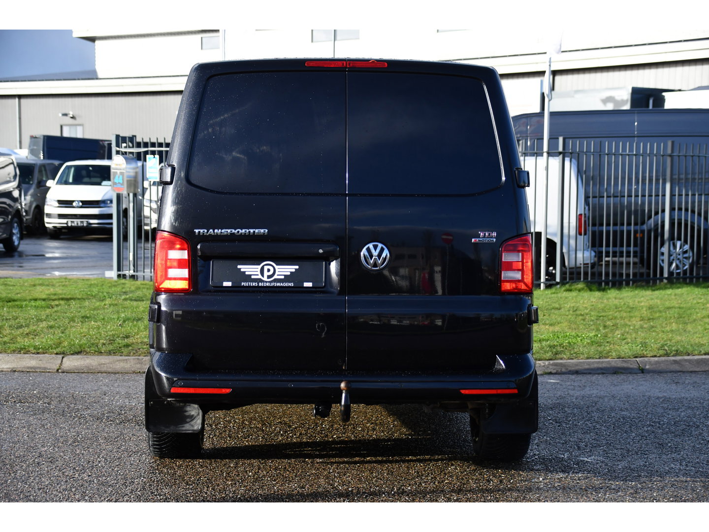 Volkswagen Transporter 2.0 TDI L2H1 DC 4Motion Highline Black Edition Camera, Cruise, Automaat, Multimedia, 204Pk, 2 x schuifdeur, LED, Uniek!