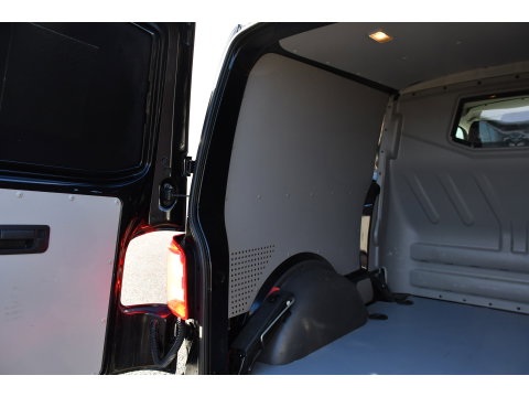 Volkswagen Transporter 2.0 TDI L2H1 DC 4Motion Highline Black Edition Camera, Cruise, Automaat, Multimedia, 204Pk, 2 x schuifdeur, LED, Uniek!