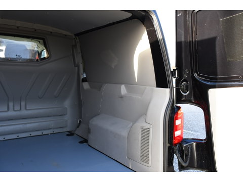 Volkswagen Transporter 2.0 TDI L2H1 DC 4Motion Highline Black Edition Camera, Cruise, Automaat, Multimedia, 204Pk, 2 x schuifdeur, LED, Uniek!