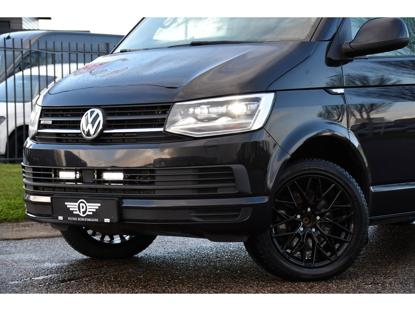 Volkswagen Transporter 2.0 TDI L2H1 DC 4Motion Highline Black Edition Camera, Cruise, Automaat, Multimedia, 204Pk, 2 x schuifdeur, LED, Uniek!